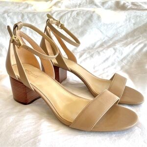 Michael Kors block heeled tan sandals w ankle strap 7